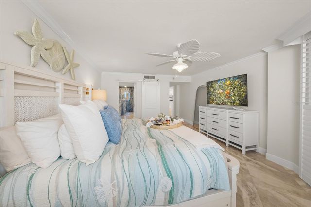 5880 MIDNIGHT PASS ROAD 910, Sarasota, FL 34242