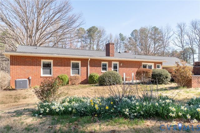 615 Seay Rd, Manakin Sabot, VA 23103