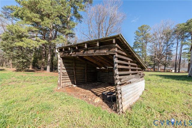 615 Seay Rd, Manakin Sabot, VA 23103