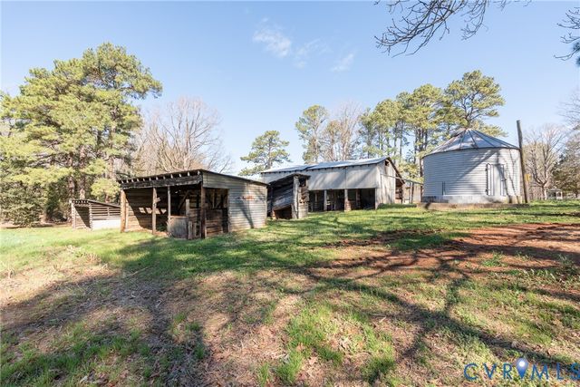 615 Seay Rd, Manakin Sabot, VA 23103