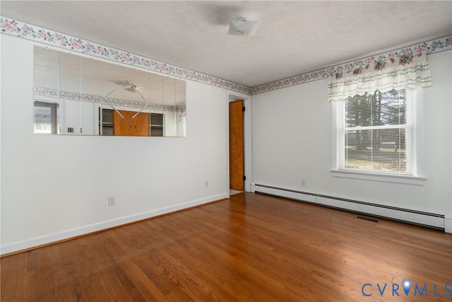 615 Seay Rd, Manakin Sabot, VA 23103