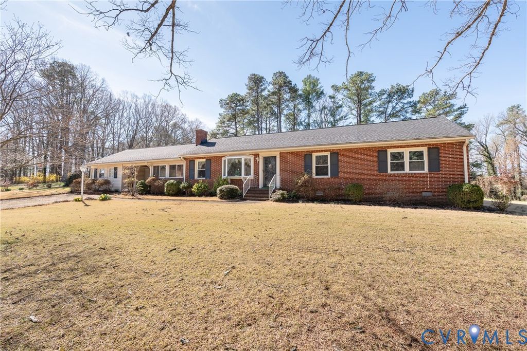 615 Seay Rd, Manakin Sabot, VA 23103