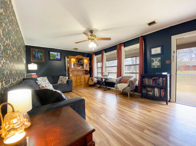 806 Main St., Purvis, MS 39475