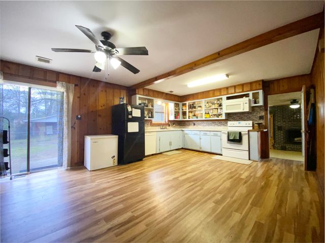 806 Main St., Purvis, MS 39475