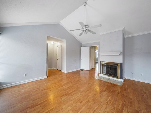 7700 Creekbend Drive 40, Houston, TX 77071