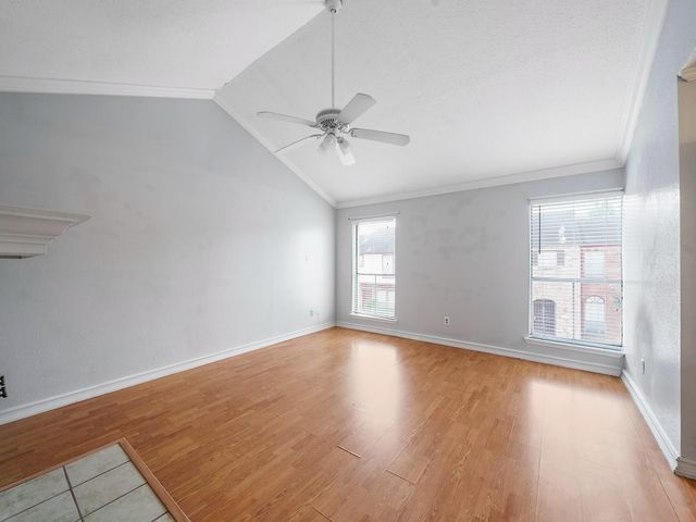 7700 Creekbend Drive 40, Houston, TX 77071