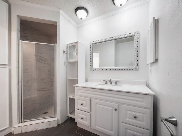 7700 Creekbend Drive 40, Houston, TX 77071