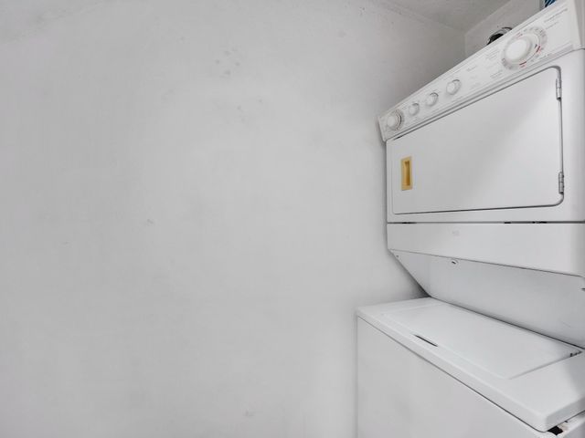 7700 Creekbend Drive 40, Houston, TX 77071