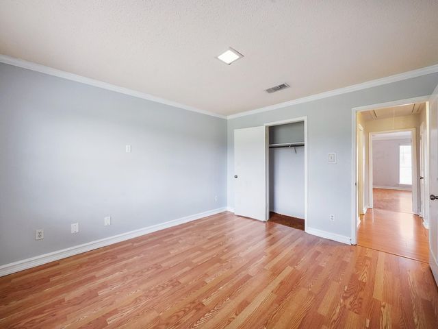 7700 Creekbend Drive 40, Houston, TX 77071