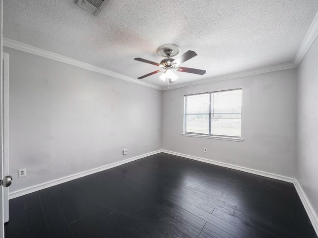 7700 Creekbend Drive 40, Houston, TX 77071
