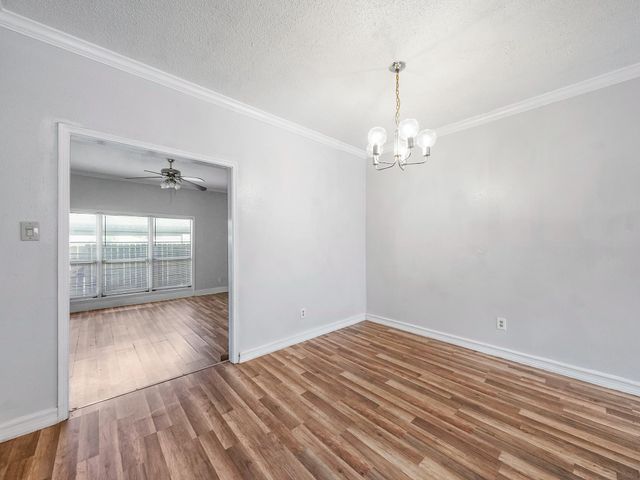 7700 Creekbend Drive 40, Houston, TX 77071