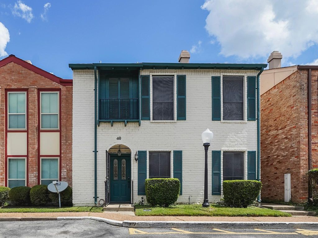 7700 Creekbend Drive 40, Houston, TX 77071