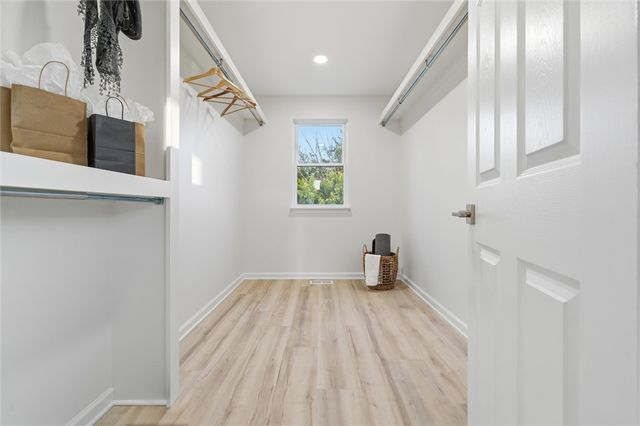 222 Fisk Ave, Avalon, PA 15202