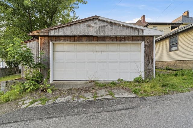 222 Fisk Ave, Avalon, PA 15202