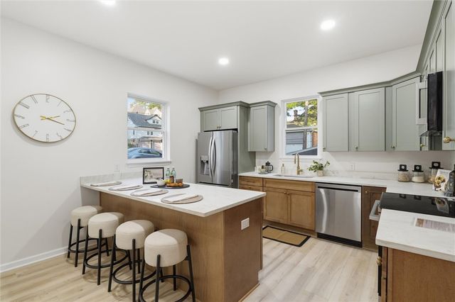 222 Fisk Ave, Avalon, PA 15202