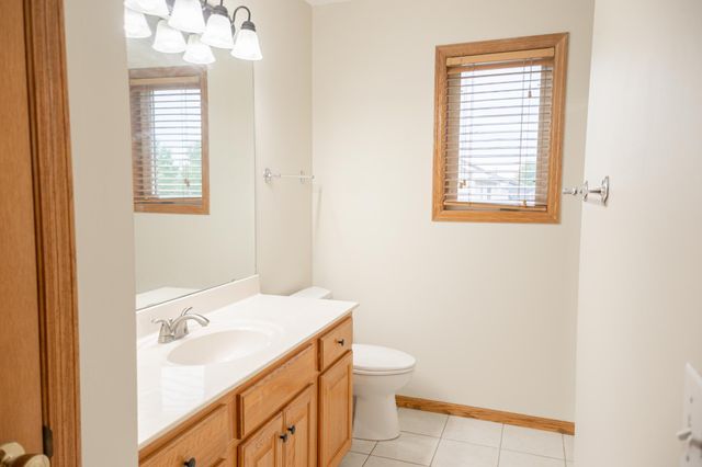 343 Pendryn Hill Curve, Woodbury, MN 55125