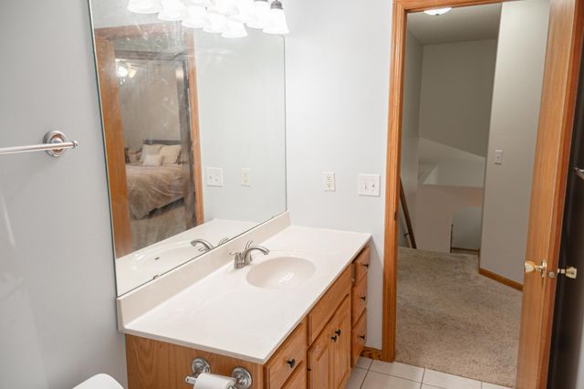 343 Pendryn Hill Curve, Woodbury, MN 55125