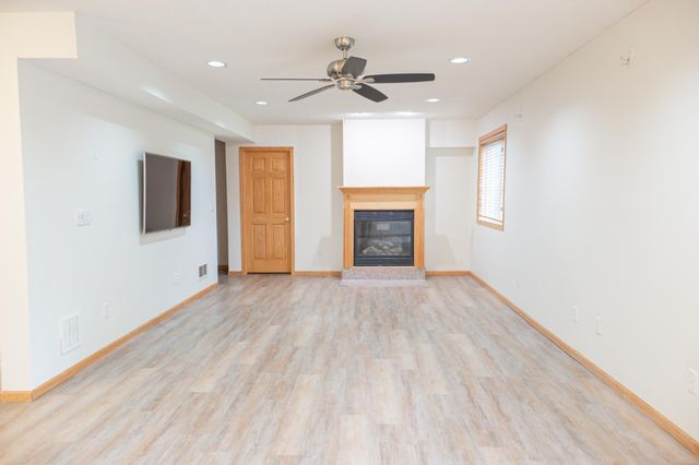 343 Pendryn Hill Curve, Woodbury, MN 55125