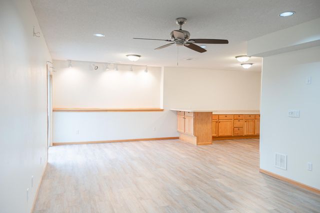 343 Pendryn Hill Curve, Woodbury, MN 55125