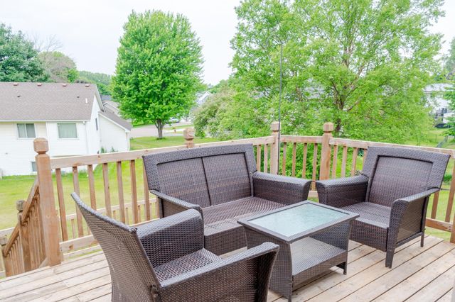 343 Pendryn Hill Curve, Woodbury, MN 55125