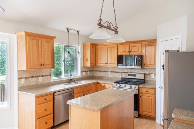 343 Pendryn Hill Curve, Woodbury, MN 55125