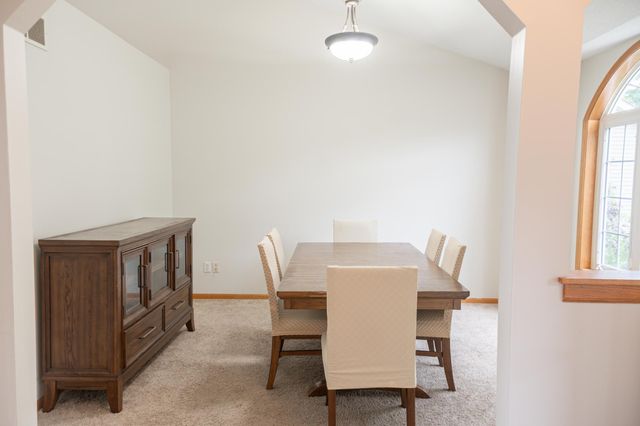 343 Pendryn Hill Curve, Woodbury, MN 55125