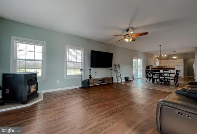 1985 HOLLAND CLIFFS RD, Huntingtown, MD 20639