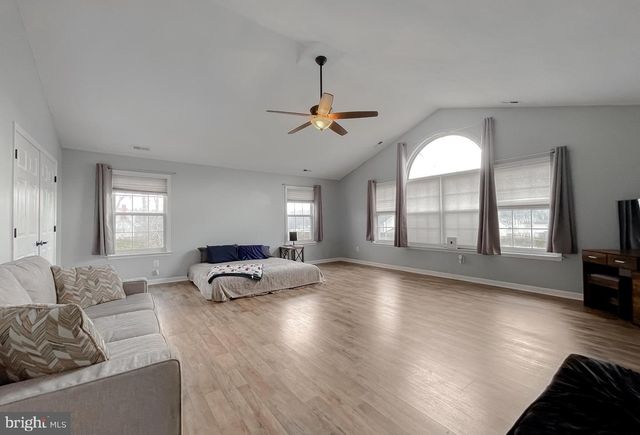 1985 HOLLAND CLIFFS RD, Huntingtown, MD 20639