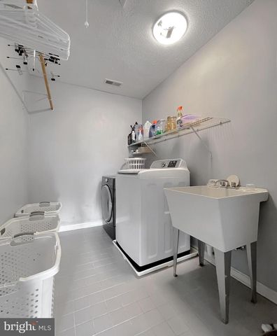 1985 HOLLAND CLIFFS RD, Huntingtown, MD 20639