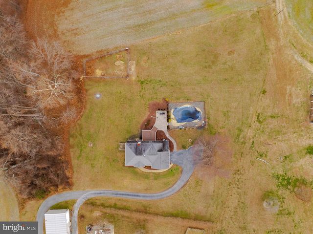 1985 HOLLAND CLIFFS RD, Huntingtown, MD 20639