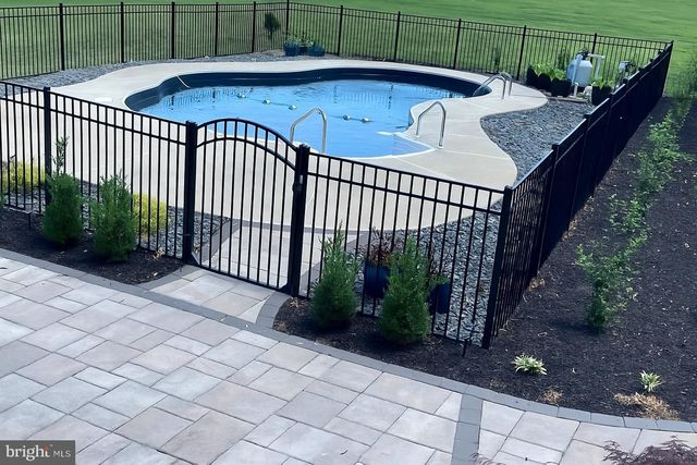 1985 HOLLAND CLIFFS RD, Huntingtown, MD 20639