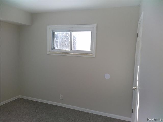 846 W Hemphill Road, Flint, MI 48507