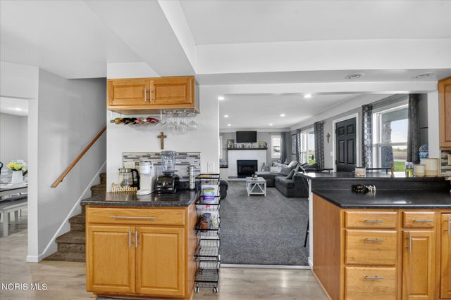 1655 Latcha Road, Millbury, OH 43447