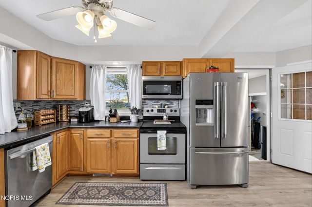 1655 Latcha Road, Millbury, OH 43447