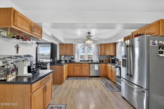 1655 Latcha Road, Millbury, OH 43447