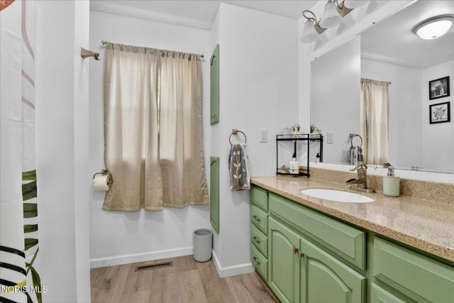 1655 Latcha Road, Millbury, OH 43447