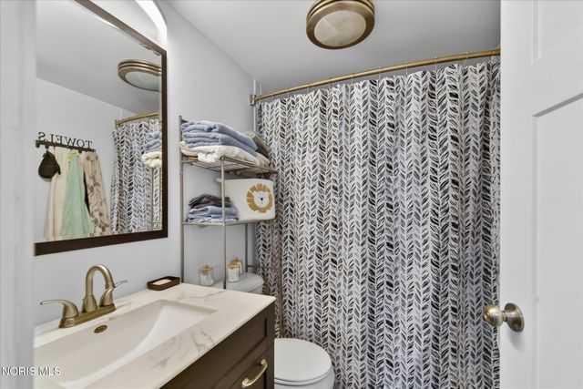 1655 Latcha Road, Millbury, OH 43447
