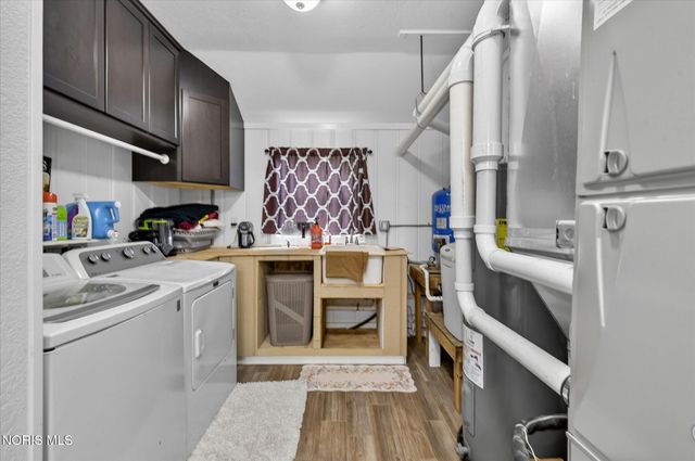 1655 Latcha Road, Millbury, OH 43447