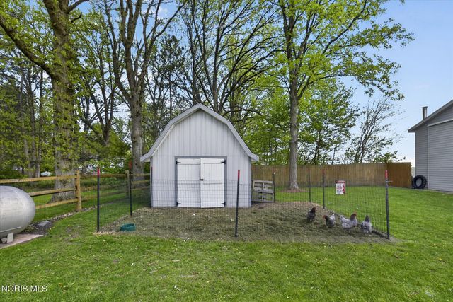 1655 Latcha Road, Millbury, OH 43447