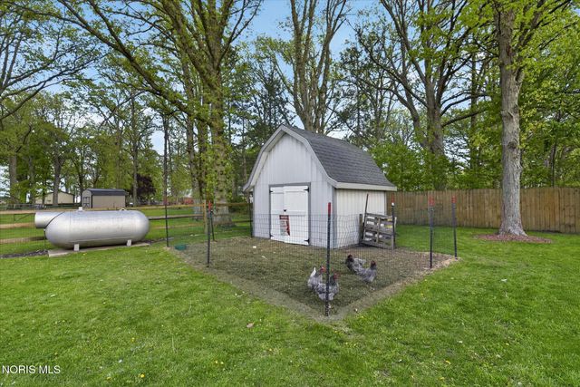 1655 Latcha Road, Millbury, OH 43447