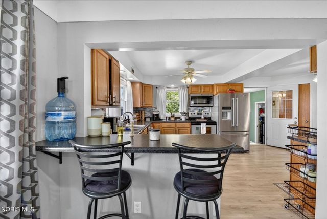 1655 Latcha Road, Millbury, OH 43447
