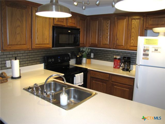 730 E Mather Street J203, New Braunfels, TX 78130