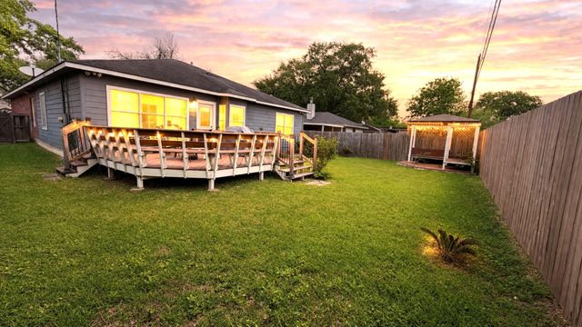 3219 Carmel Street, Houston, TX 77091