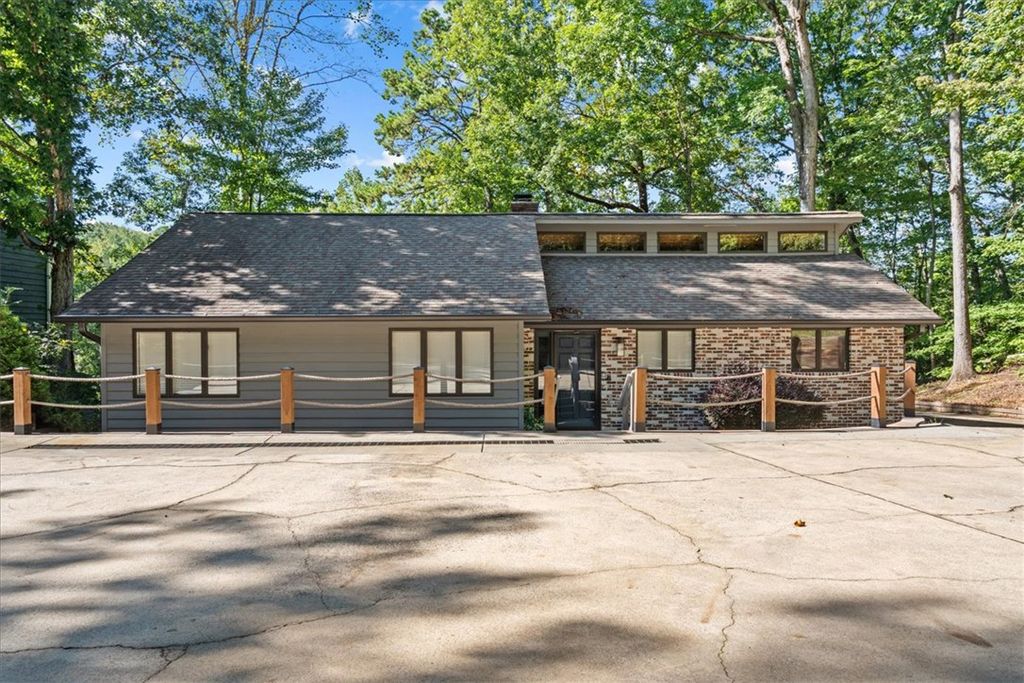 506 Inlet Drive, Seneca, SC 29672