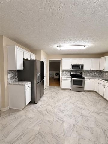 804 Pownal Lane, Hampton, GA 30228