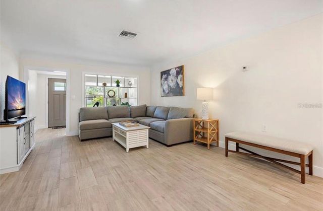 6750 W FLAMINGO WAY S, St Petersburg, FL 33707