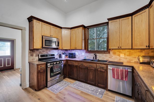 312 W 8th Street, Ferris, TX 75125