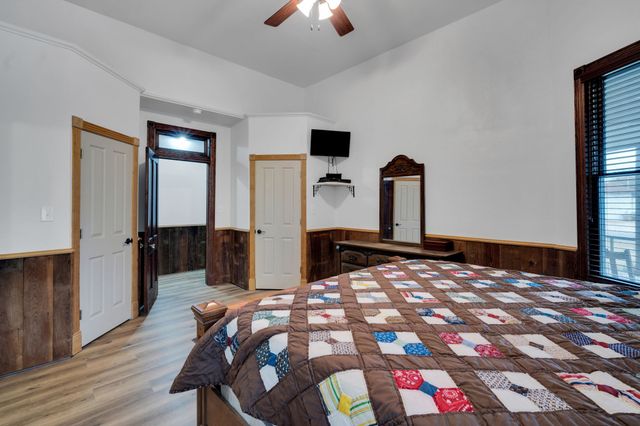 312 W 8th Street, Ferris, TX 75125