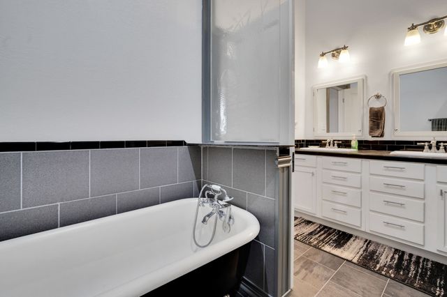 312 W 8th Street, Ferris, TX 75125