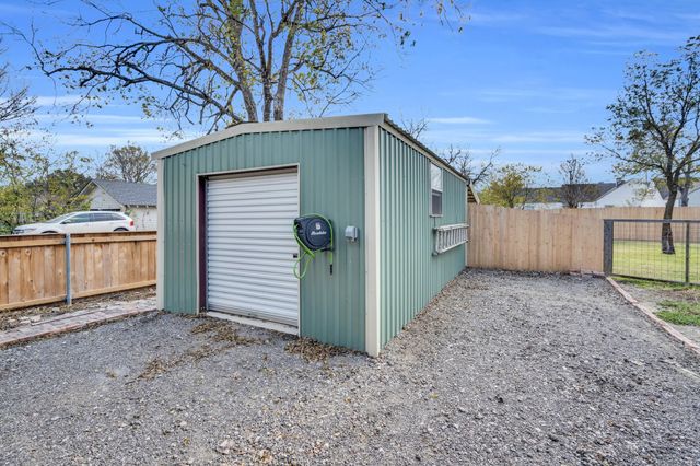 312 W 8th Street, Ferris, TX 75125